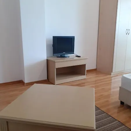 Апартамент Приморско Daire *